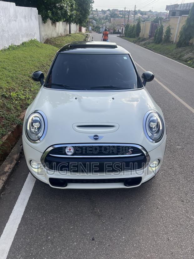 Mini Cooper 2017 Off white