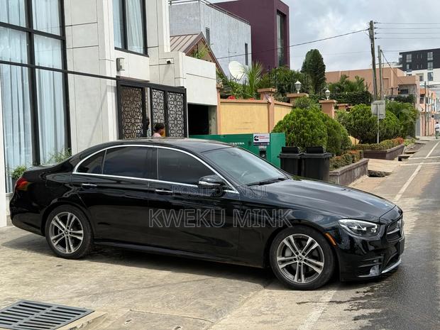Mercedes-Benz E300 2021 Black