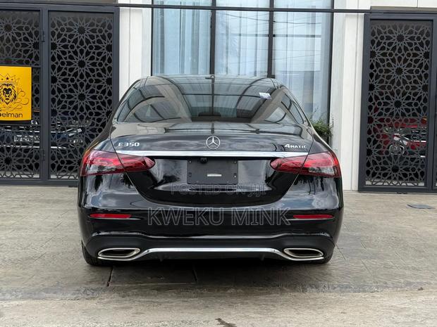 Mercedes-Benz E300 2021 Black