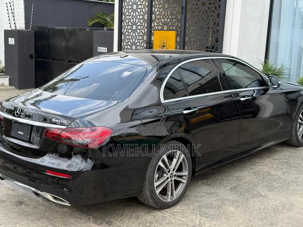 Mercedes-Benz E300 2021 Black
