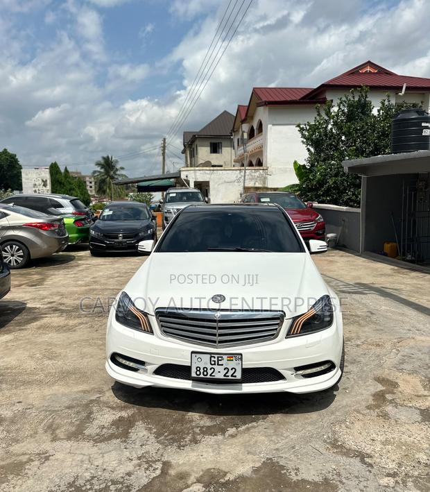 Mercedes-Benz C300 Luxury 4Matic Sedan AWD (3.0L 6cyl 7A) 2010 White