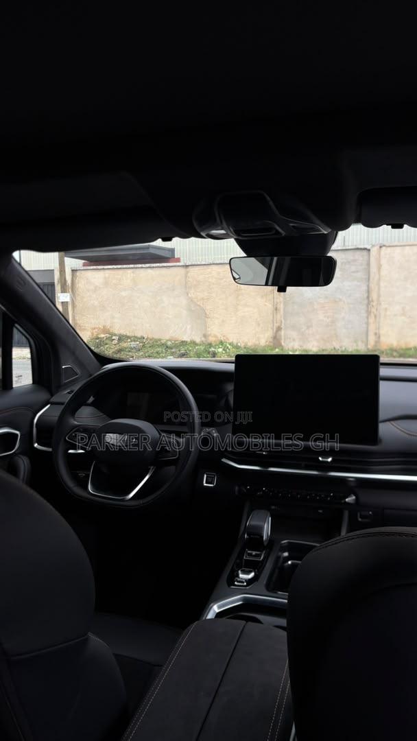 Geely Okavango 2024 White