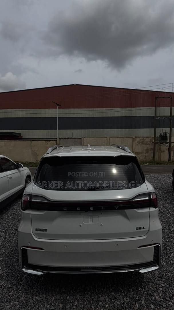 Geely Okavango 2024 White