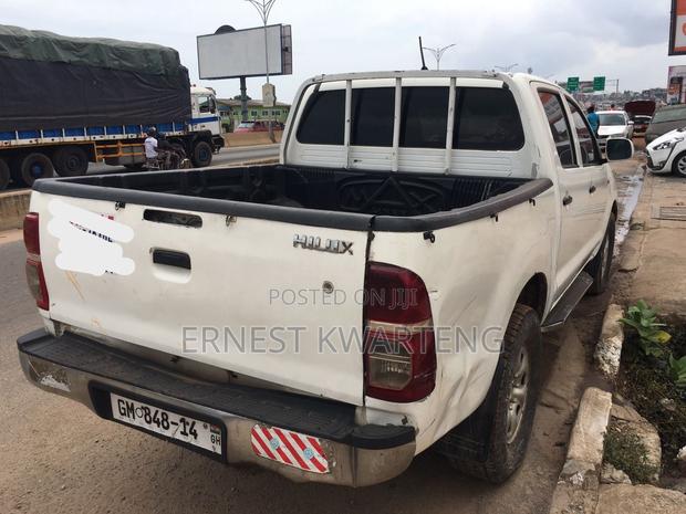 Toyota Hilux 2012 White