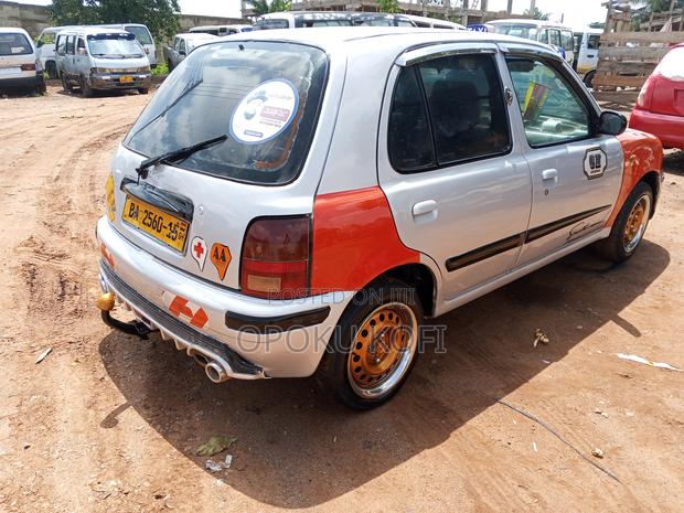 Nissan March 2002 Silver