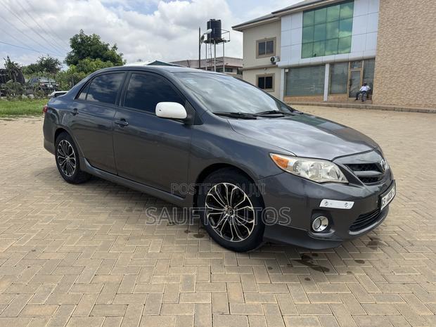 Toyota Corolla S 4dr Sedan (1.8L 4cyl 4A) 2013 Gray