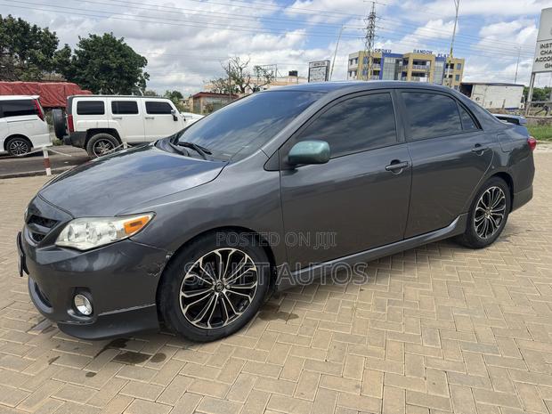 Toyota Corolla S 4dr Sedan (1.8L 4cyl 4A) 2013 Gray