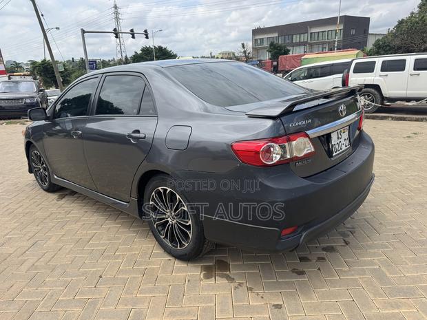 Toyota Corolla S 4dr Sedan (1.8L 4cyl 4A) 2013 Gray