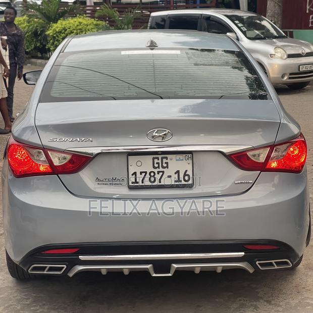 Hyundai Sonata SE Sedan FWD (2.4L 4cyl 6A) 2012 Blue