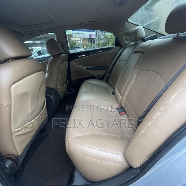 Hyundai Sonata SE Sedan FWD (2.4L 4cyl 6A) 2012 Blue