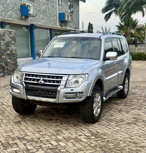 Mitsubishi Pajero V90 3.0 V6 GLS/GLX 2017 Silver