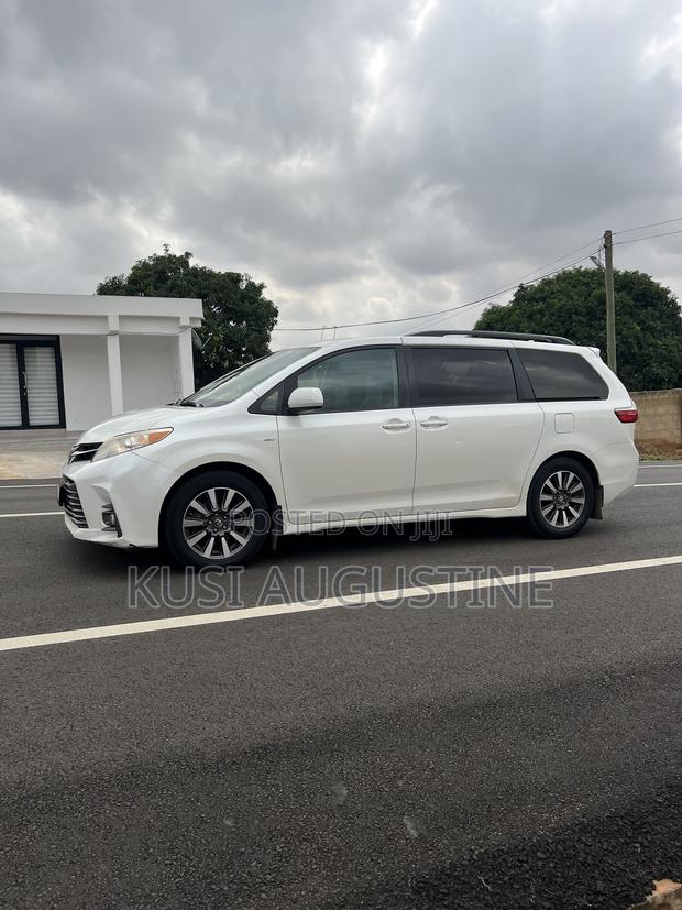 Toyota Sienna Limited AWD 2019 White