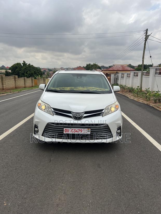 Toyota Sienna Limited AWD 2019 White