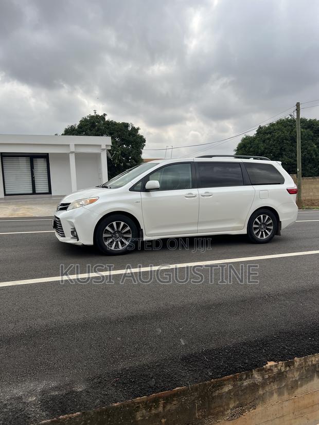 Toyota Sienna Limited AWD 2019 White