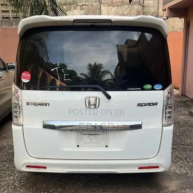 Honda Stepwgn 2013 White
