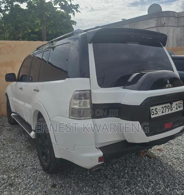Mitsubishi Pajero 2015 White