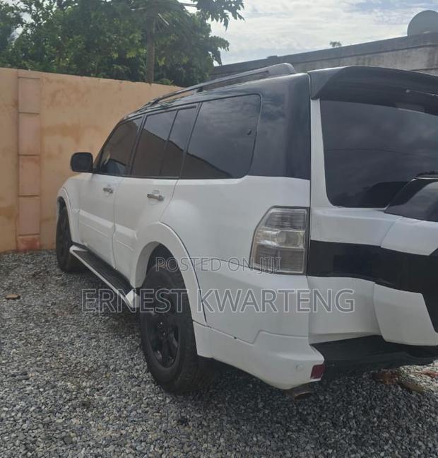 Mitsubishi Pajero 2015 White