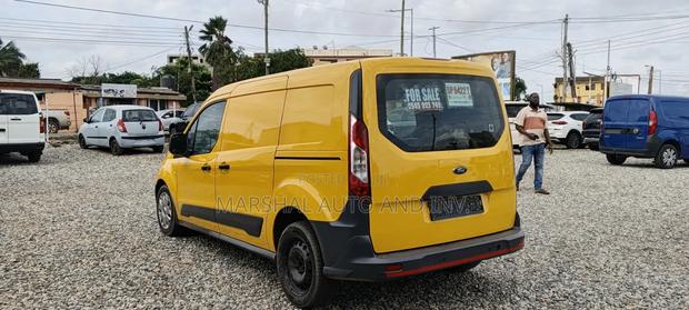Ford Transit Connect 2016 Yellow