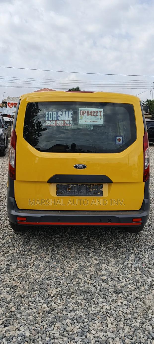 Ford Transit Connect 2016 Yellow