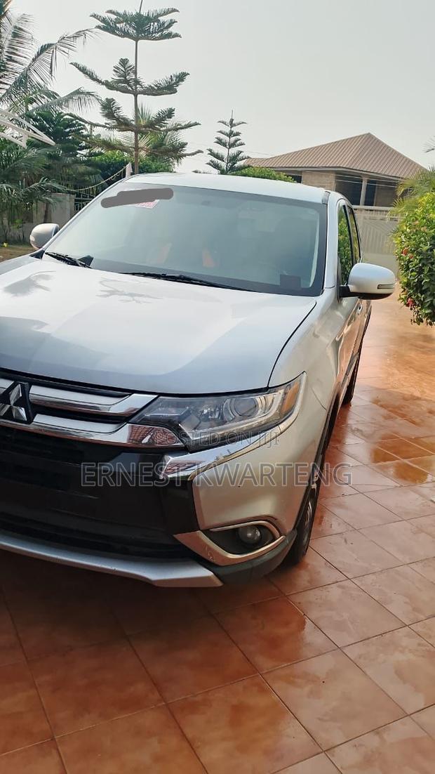 Mitsubishi Outlander 2018 Gray