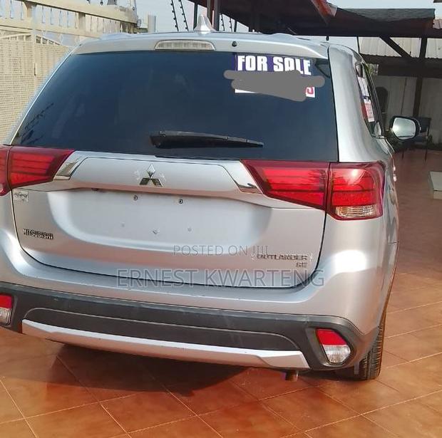 Mitsubishi Outlander 2018 Gray