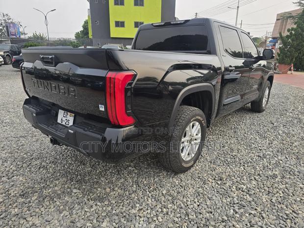 Toyota Tundra 2023 Black