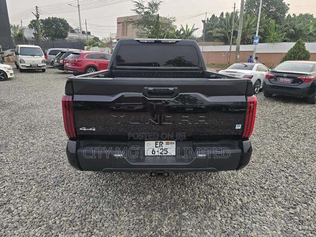 Toyota Tundra 2023 Black