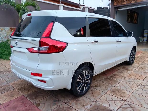 Suzuki Ertiga 2025 White