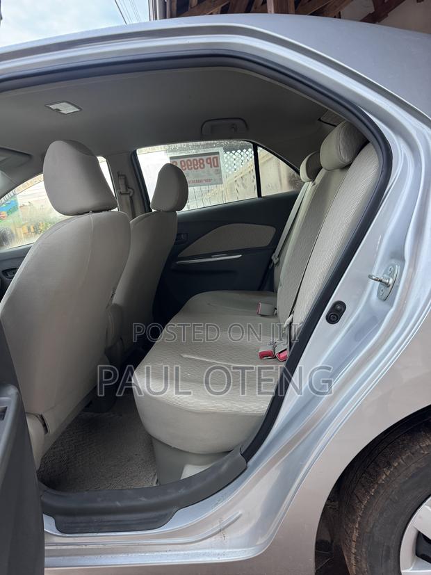 Toyota Belta 2011 Silver