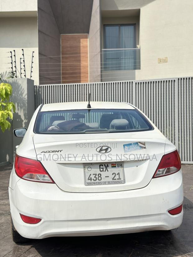 Hyundai Accent GLS 4dr Sedan (1.6L 4cyl 6A) 2015 White