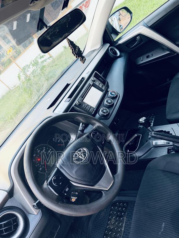 Toyota RAV4 Limited AWD (2.5L 4cyl 6A) 2016 Black