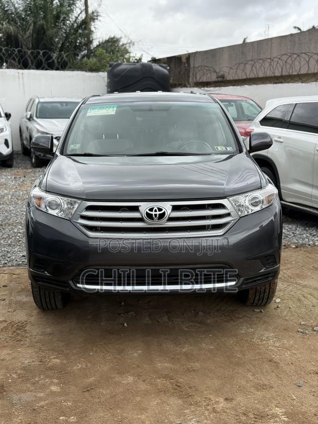Toyota Highlander 3.5L 4WD 2013 Gray