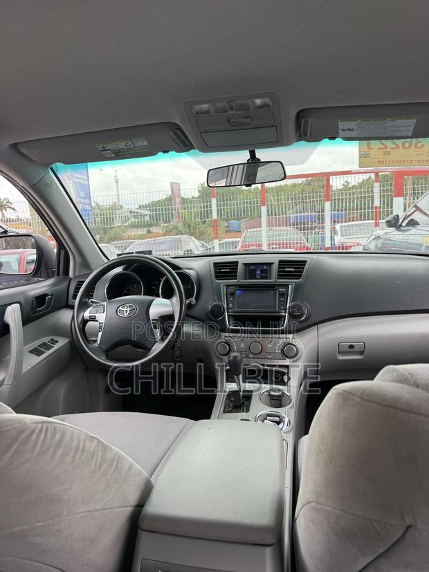Toyota Highlander 3.5L 4WD 2013 Gray