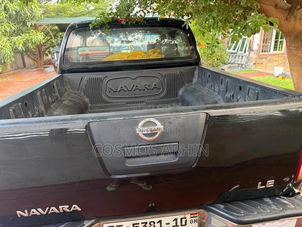 Nissan Navara 2010 Black