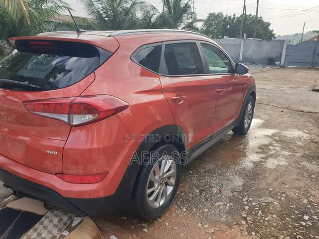 Hyundai Tucson 2017 Orange