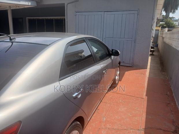 Kia Cerato 2010 Brown