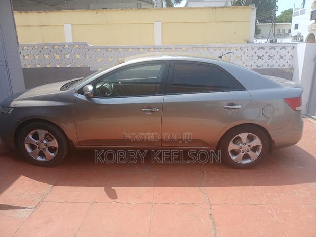 Kia Cerato 2010 Brown