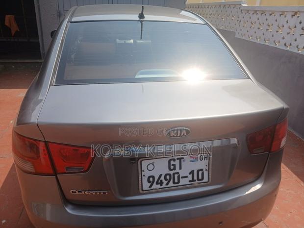 Kia Cerato 2010 Brown