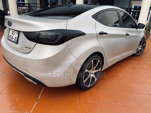 Hyundai Elantra Limited Sedan FWD (1.8L 4cyl 6A) 2013 Silver