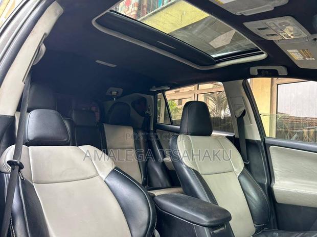 Toyota RAV4 LE 4dr SUV AWD (2.5L 4cyl 6A) 2015 Gray