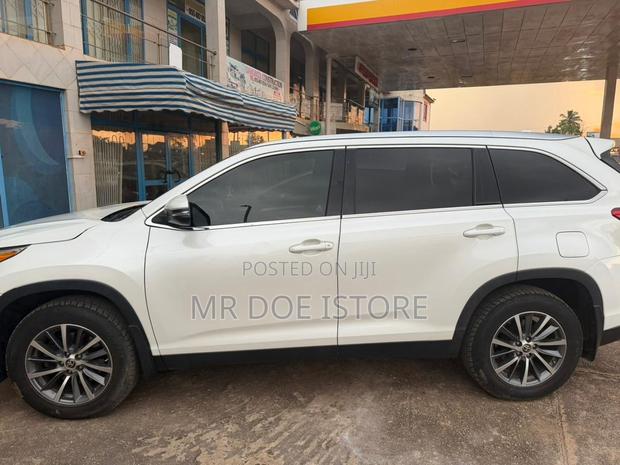 Toyota Highlander XLE 2019 White