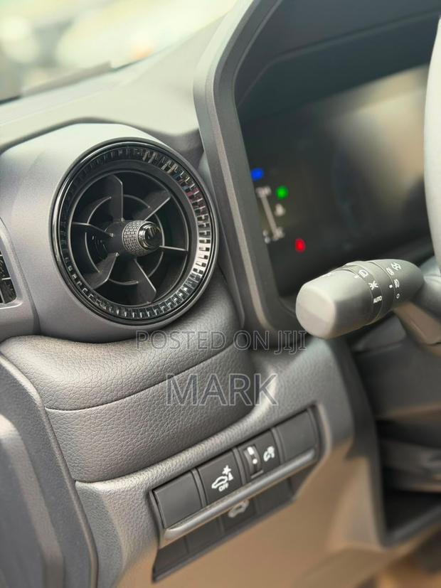 New Toyota Land Cruiser Prado 2.7 2025 Black