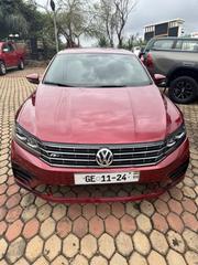 Volkswagen Passat 2017  Red  for sale