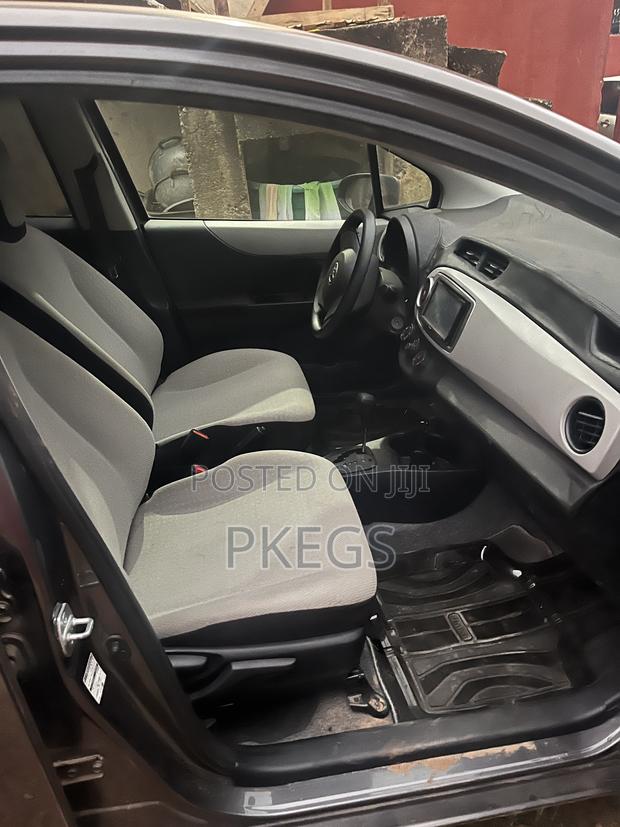 Toyota Vitz 1.0 FWD 3dr 2013 Gray