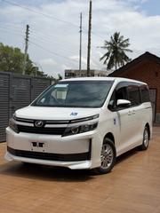 Toyota Voxy X 2WD 8-Seater 2015 White for sale