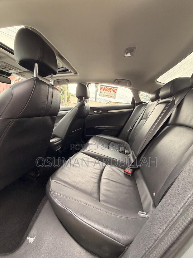 Honda Civic Touring Sedan 2018 Silver