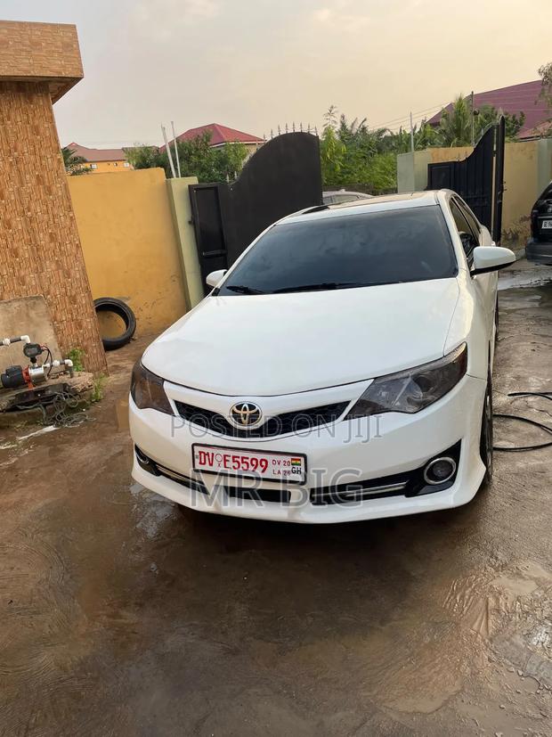 Toyota Camry SE 4dr Sedan (2.5L 4cyl 6A) 2013 White