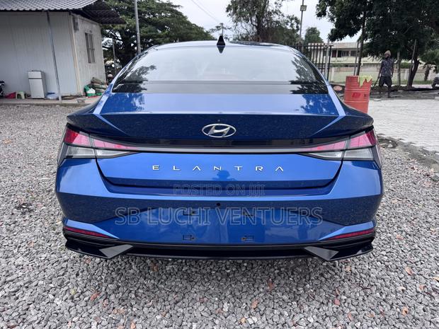 Hyundai Elantra 2021 Blue