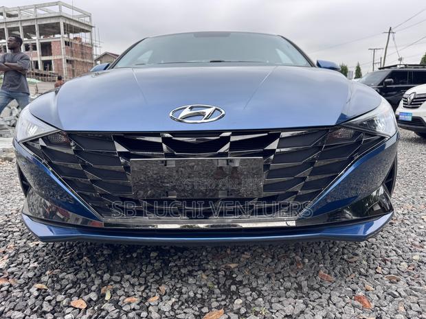 Hyundai Elantra 2021 Blue