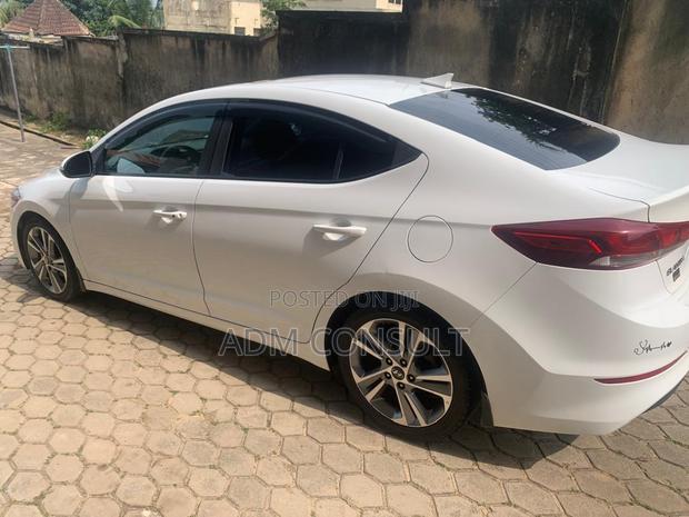 Hyundai Elantra Sport 2018 White